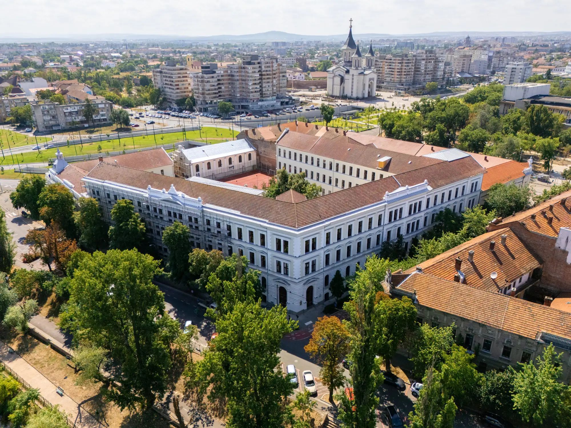 Vedere aeriană a Colegiului Național „Emanuil Gojdu”